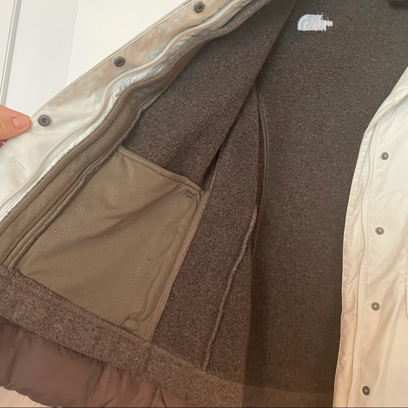The North Face White Ski Jacket and Removable Brown Fleece Lining - Picture 4 of 10